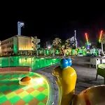 Hotel Nicholas Color