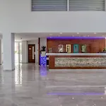 Hotel Nicholas Color