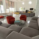 尼古拉斯彩色酒店 4*