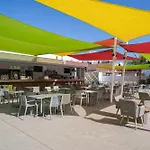尼古拉斯彩色酒店