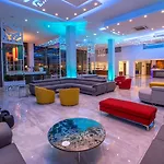 尼古拉斯彩色酒店 4* 圣纳帕