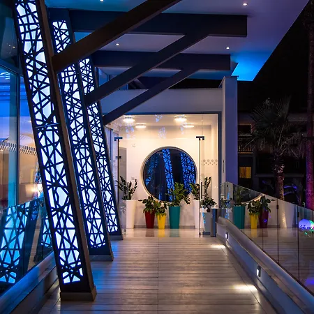 Nicholas Color Hotel 4*
