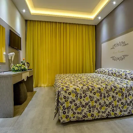 Hotel Nicholas Color 4*