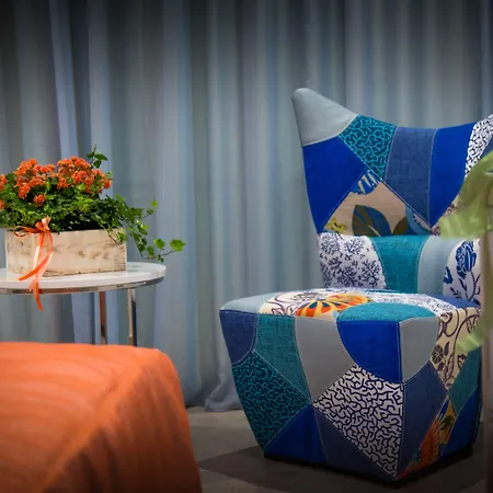 Ξενοδοχείο Nicholas Color