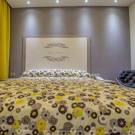 Nicholas Color Hotell