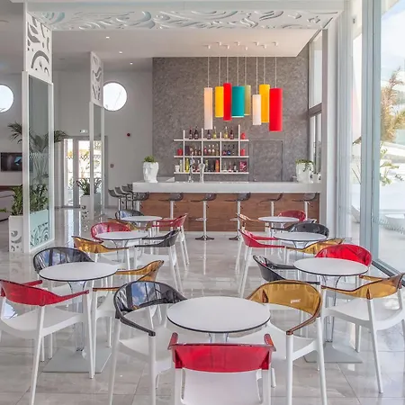 Hotel Nicholas Color 4*