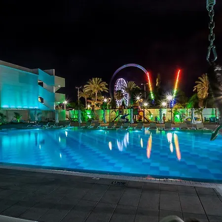 Hotel Nicholas Color