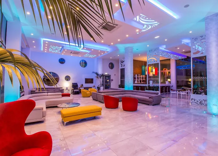 Nicholas Color Hotel 4*