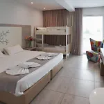 Hotel Nicholas Color
