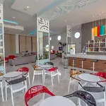 Nicholas Color Hotel
