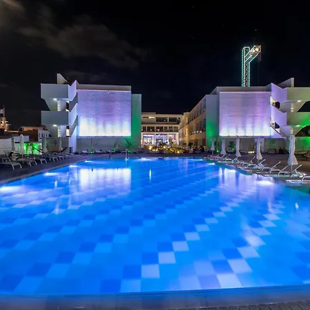 Nicholas Color Hotel