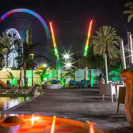 Nicholas Color Hotel