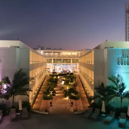 Hotel Nicholas Color