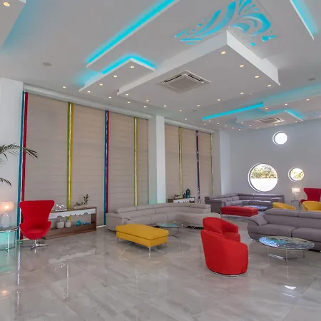 Nicholas Color Hotel