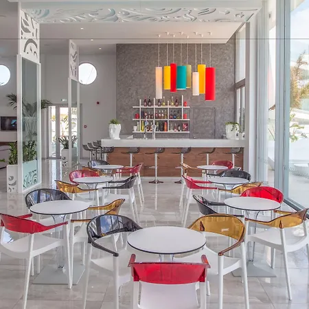 Hotel Nicholas Color Agia Napa