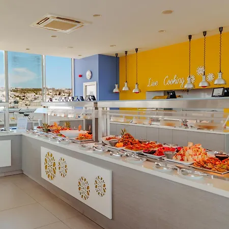 尼古拉斯彩色酒店 4* 圣纳帕