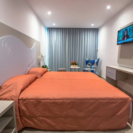 Hotel Nicholas Color