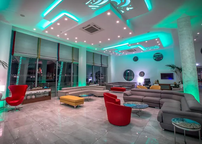 Hotell Nicholas Color 4*