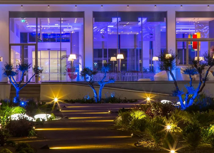 Nicholas Color Otel Aya Napa