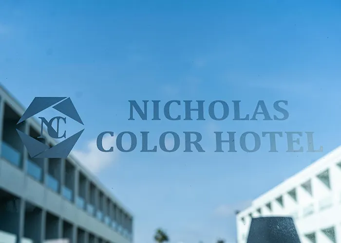 Nicholas Color Otel Aya Napa