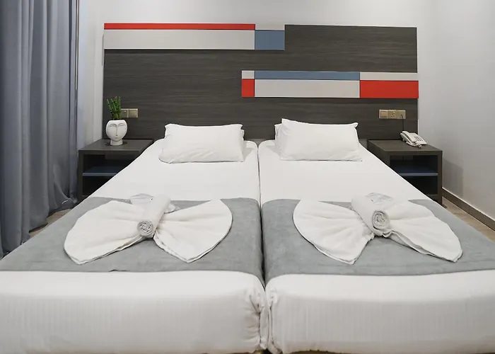 Otel Nicholas Color Aya Napa