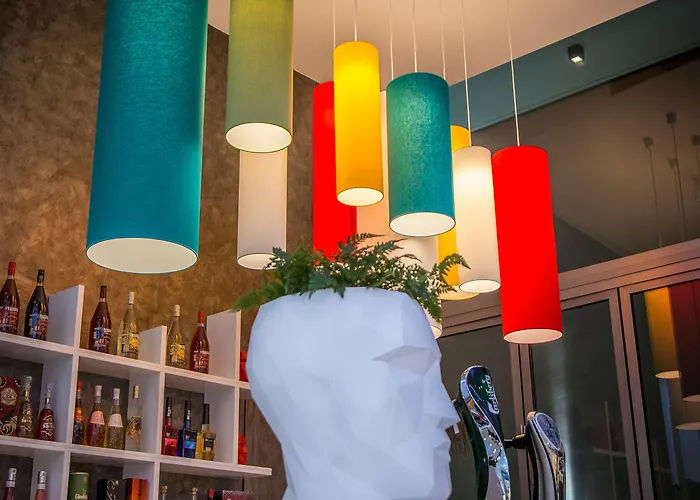 Nicholas Color Otel Aya Napa