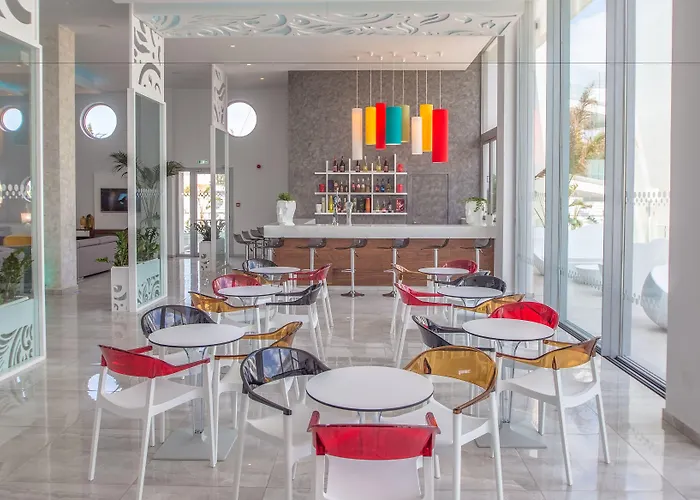 Hotell Nicholas Color Ayia Napa