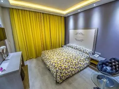 Hotel Nicholas Color 4*