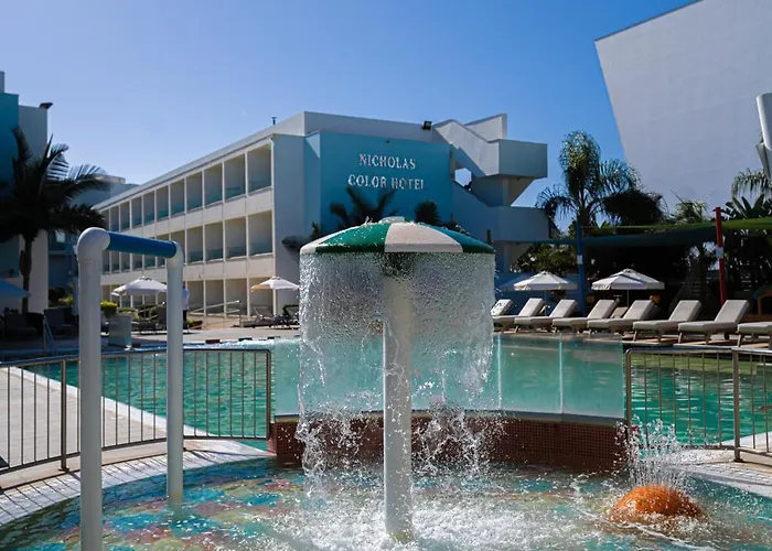 Nicholas Color Hotel 4*