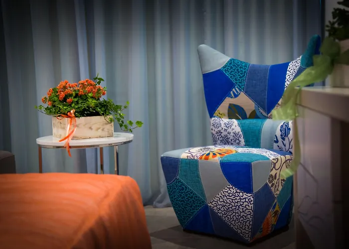 Hotel Nicholas Color